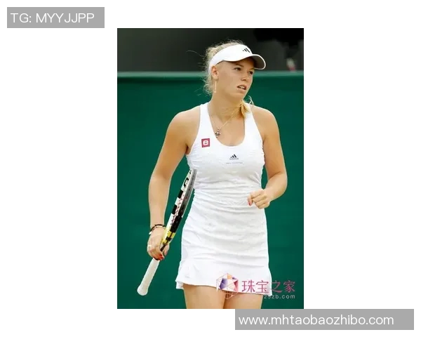 复古足球女神:经典球星风采与现代女性魅力的完美融合 复古足球女神:经典球星风采与现代女性魅力的完美融合