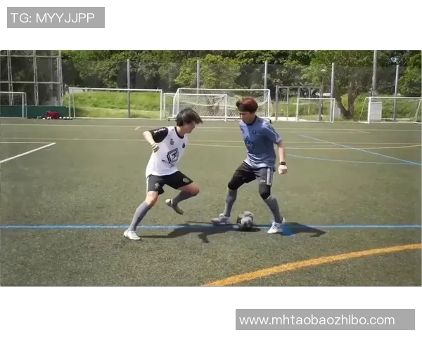 著名球星高效足球射门训练方法全面解析与实战技巧分享 著名球星高效足球射门训练方法全面解析与实战技巧分享