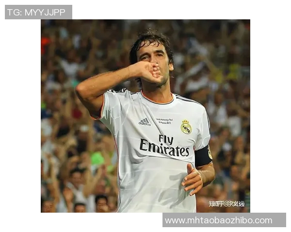 足球场上最具魅力动作的球星瞬间精彩呈现 足球场上最具魅力动作的球星瞬间精彩呈现