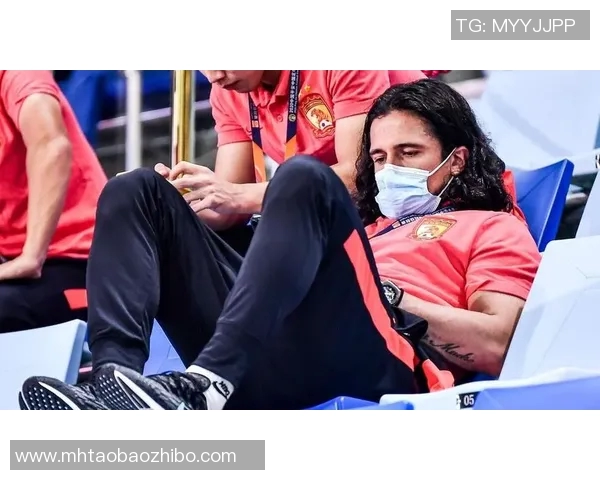 足球巨星挑战中国美食皮蛋引发球迷热议文化碰撞趣味十足 足球巨星挑战中国美食皮蛋引发球迷热议文化碰撞趣味十足